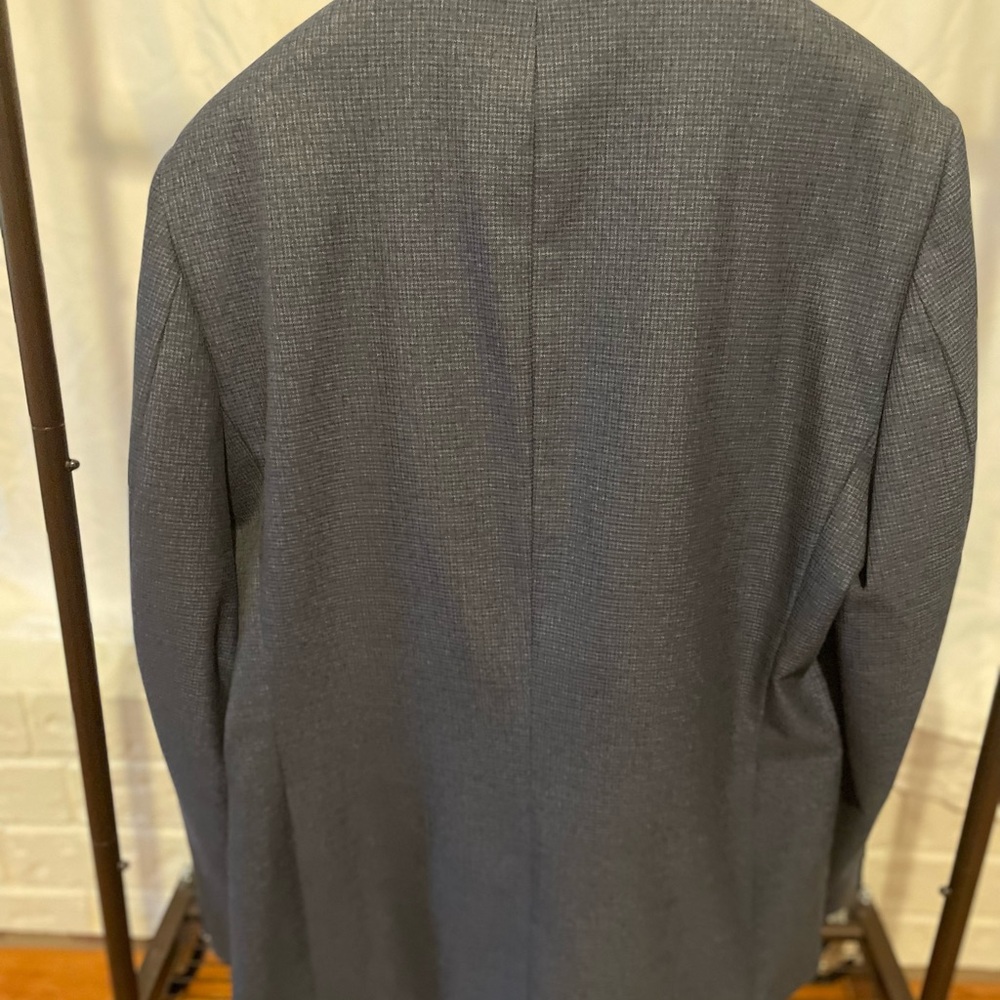 Men's Madison Bluish Gray Blazer

Free Shipping - Picture 3 of 7